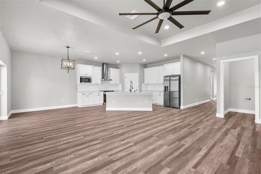 Spacious, unfurnished interior of a new home in , Weeki Wachee (Image 43).