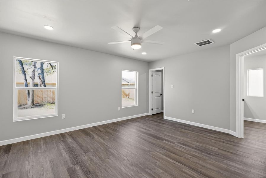 Spacious, unfurnished interior of a new home in , Cleveland (Image 32).