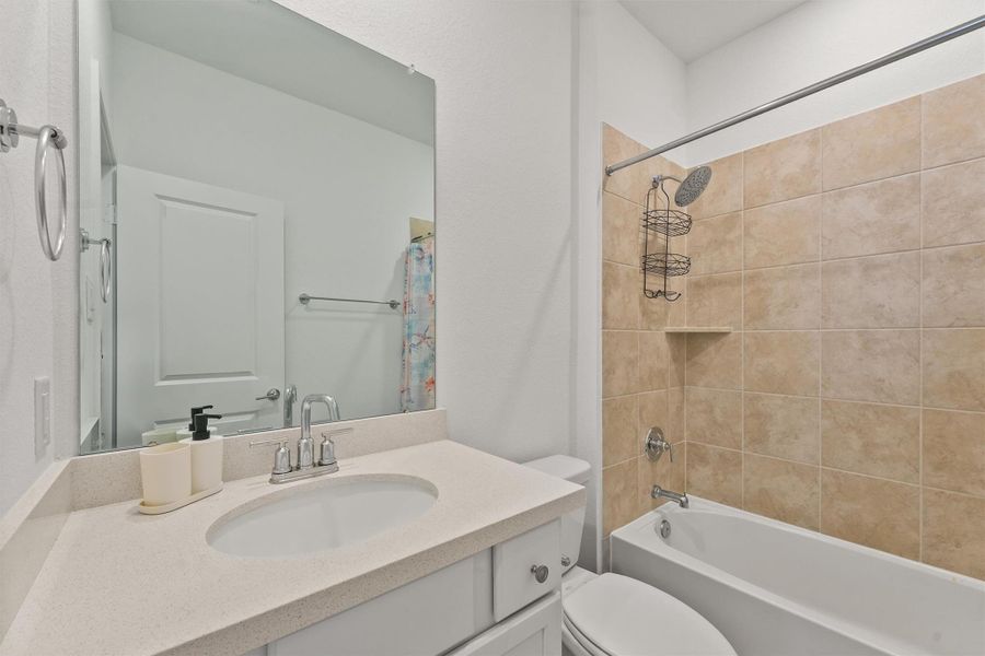 Image 5 of a home in Mason Woods 40s. Image 5 of a home in Mason Woods 40s.