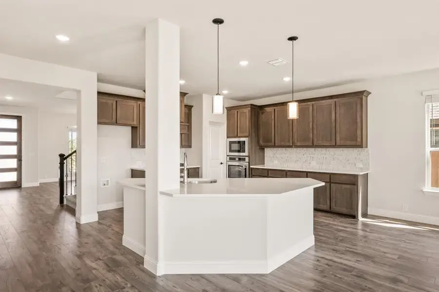 Furnished interior view inside a new home in Hulen Trails Classic 50, Fort Worth (Image 7). Furnished interior view inside a new home in Hulen Trails Classic 50, Fort Worth (Image 7).
