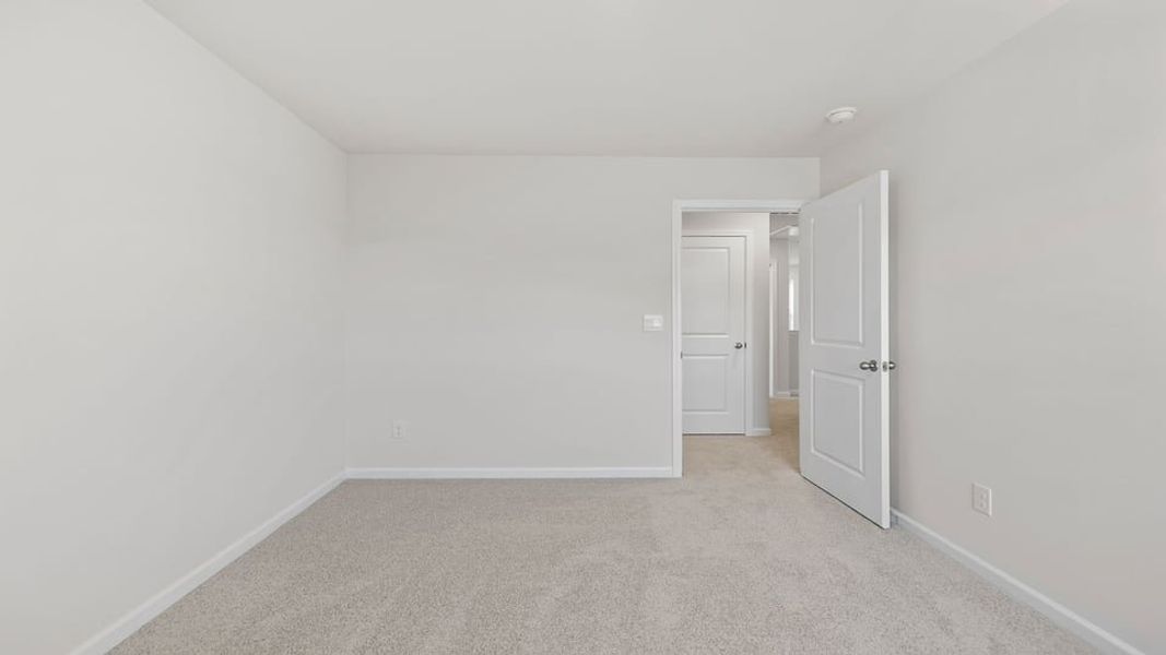 Representative unfurnished interior of a home built from the Belhaven by D.R. Horton in Palmetto Valley, Anderson (Image 26).