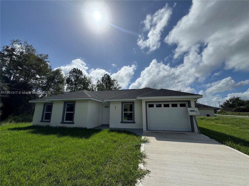 Exterior details and patio area of a home in , Ocala (Image 3). Exterior details and patio area of a home in , Ocala (Image 3).
