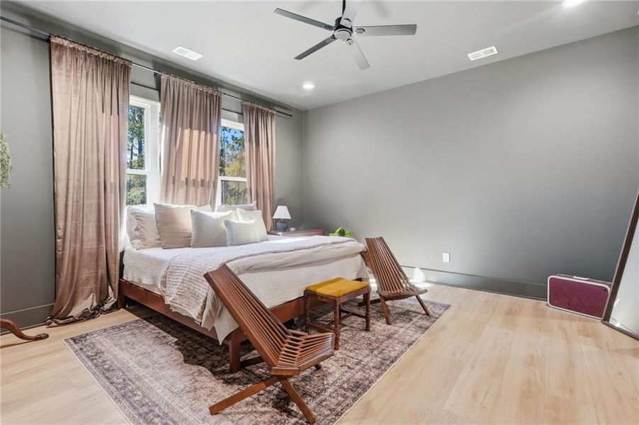 Furnished interior view inside a new home in , Cartersville (Image 15).