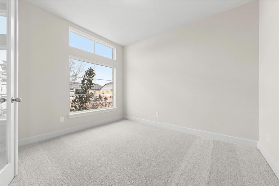 Spacious, unfurnished interior of a new home in Cross Creek West, Fulshear (Image 14).