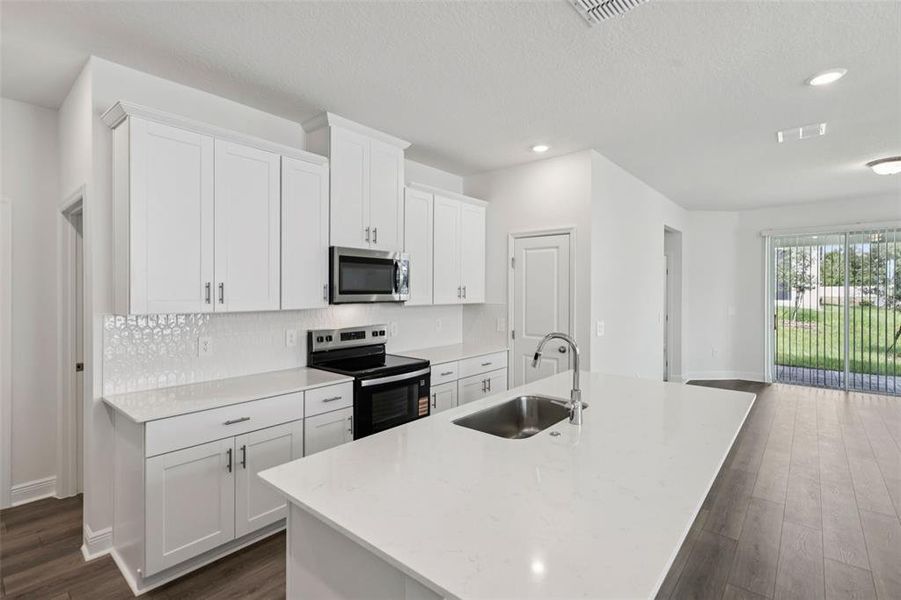 Furnished interior view inside a new home in Cyrene at Minneola, Minneola (Image 12).