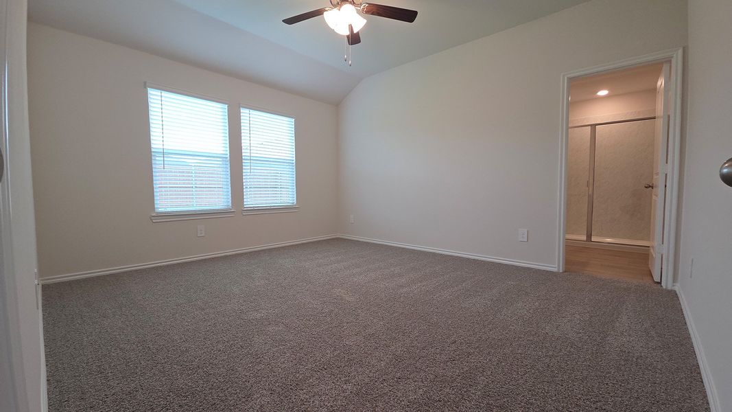 Spacious, unfurnished interior of a new home in Wildwood, Royse City (Image 14).
