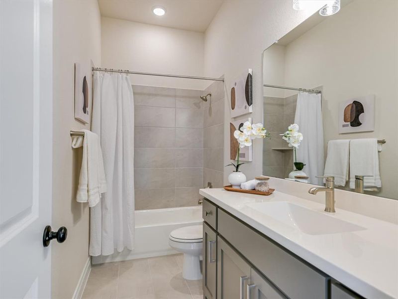 Two bedrooms share have easy access to this beautiful full sized bathroom.