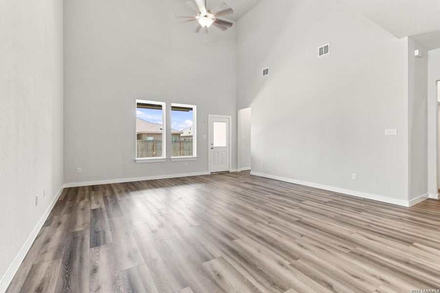 Spacious, unfurnished interior of a new home in Cordova Crossing, Seguin (Image 24).