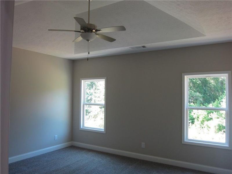 Spacious, unfurnished interior of a new home in , Dallas (Image 32).