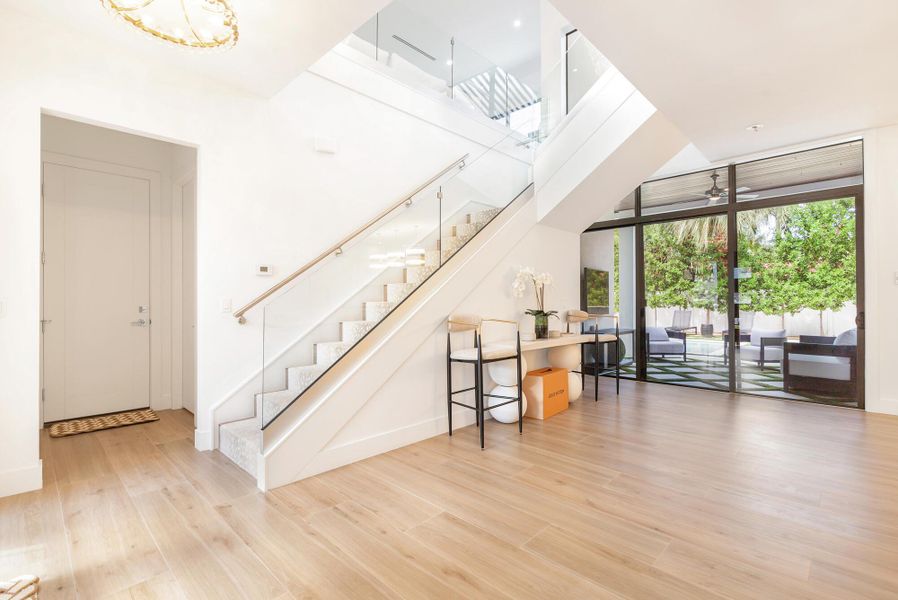 Spacious, unfurnished interior of a new home in , West Palm Beach (Image 17).