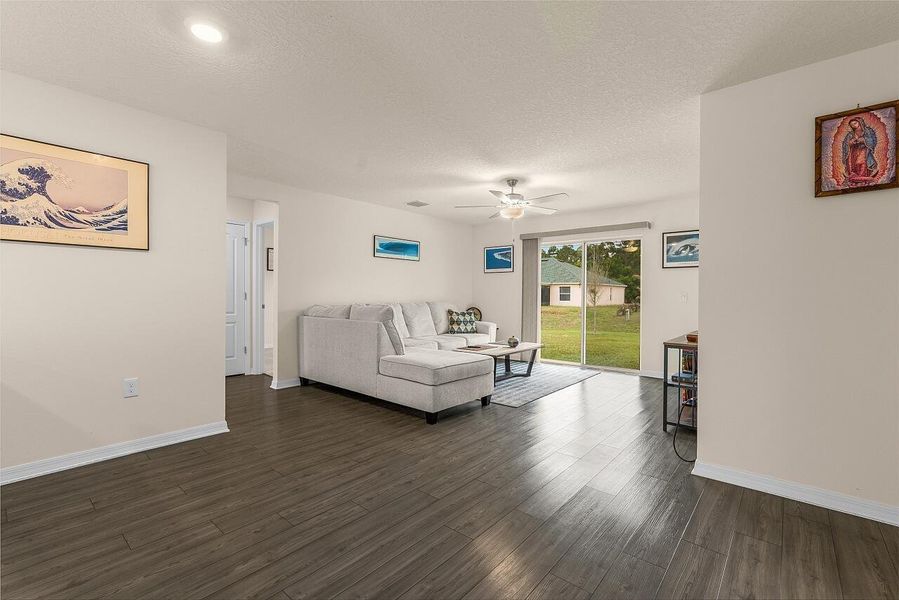 8275-105th-Ct-HigMedia-022-1280