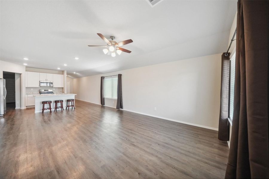 Spacious, unfurnished interior of a new home in , Waller (Image 12).