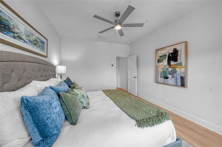 Furnished interior view inside a new home in , Farmers Branch (Image 22).