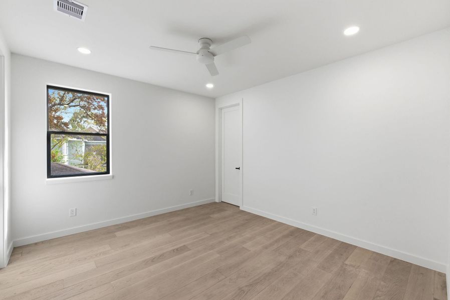Spacious, unfurnished interior of a new home in , Houston (Image 45).
