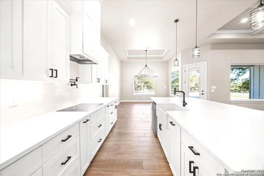 Furnished interior view inside a new home in , La Vernia (Image 5).