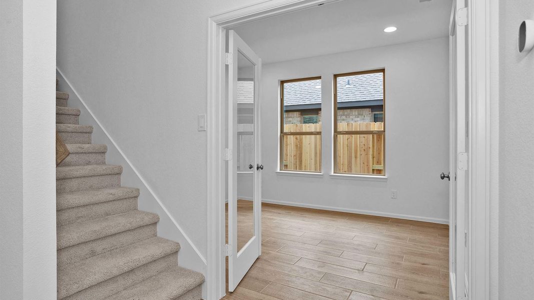 Spacious, unfurnished interior of a new home in Candela, Richmond (Image 8).