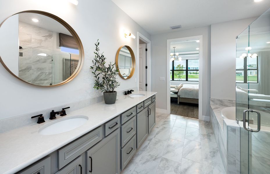 Stellar Owner's Bath New home 55+ Communities in Murfreesboro by Del Webb