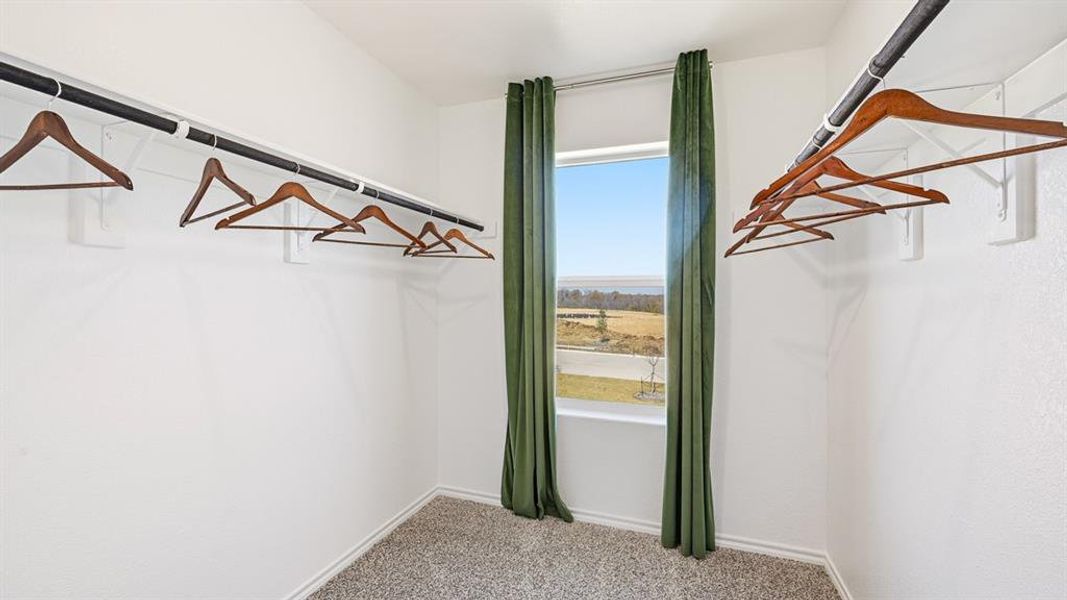 Spacious, unfurnished interior of a new home in Hickory Grove, Krum (Image 19).