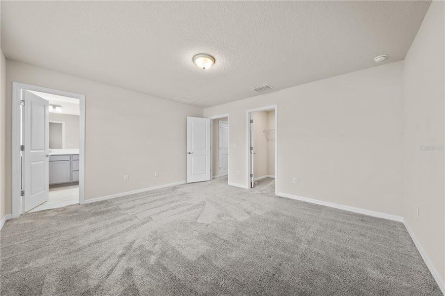 Spacious, unfurnished interior of a new home in EverBe, Orlando (Image 33).