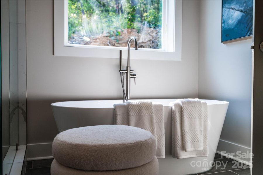 Furnished interior view inside a new home in , Dallas (Image 22). Furnished interior view inside a new home in , Dallas (Image 22).