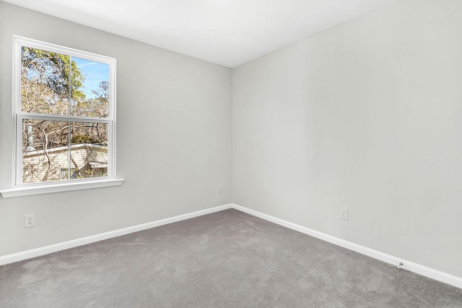 Spacious, unfurnished interior of a new home in , Summerville (Image 16).