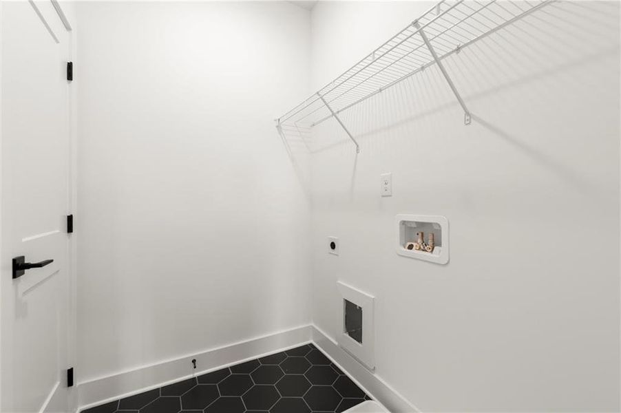 Spacious, unfurnished interior of a new home in , Alpharetta (Image 37).