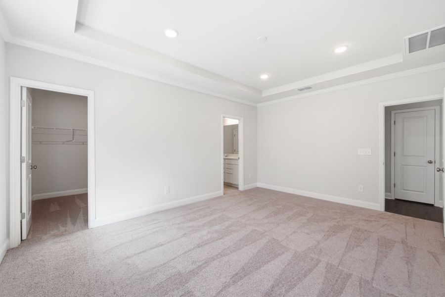 Spacious, unfurnished interior of a new home in Carriage Estates, Lexington (Image 26).