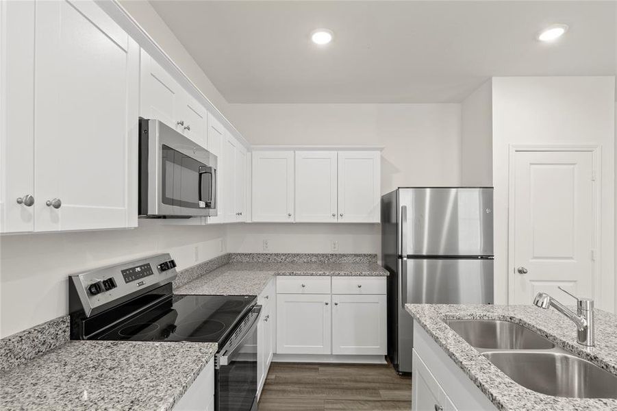 13. 108 Connecticut - Kitchen (3) 13. 108 Connecticut - Kitchen (3)