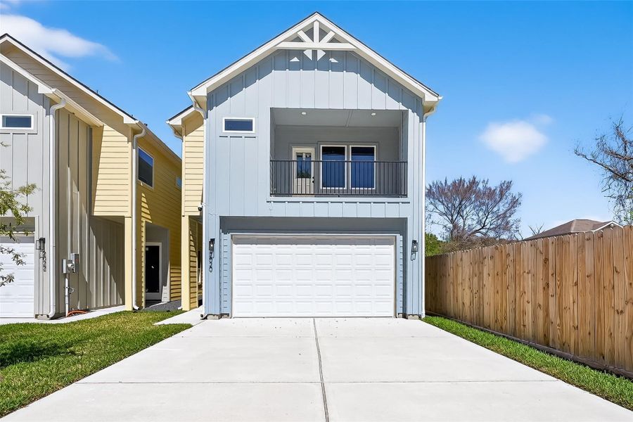 Front exterior of a new home in , Houston, TX, highlighting curb appeal (Image 1). Front exterior of a new home in , Houston, TX, highlighting curb appeal (Image 1).