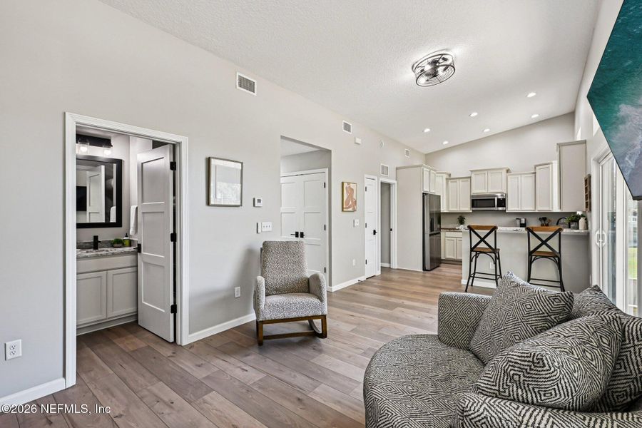 Furnished interior view inside a new home in , Middleburg (Image 35).