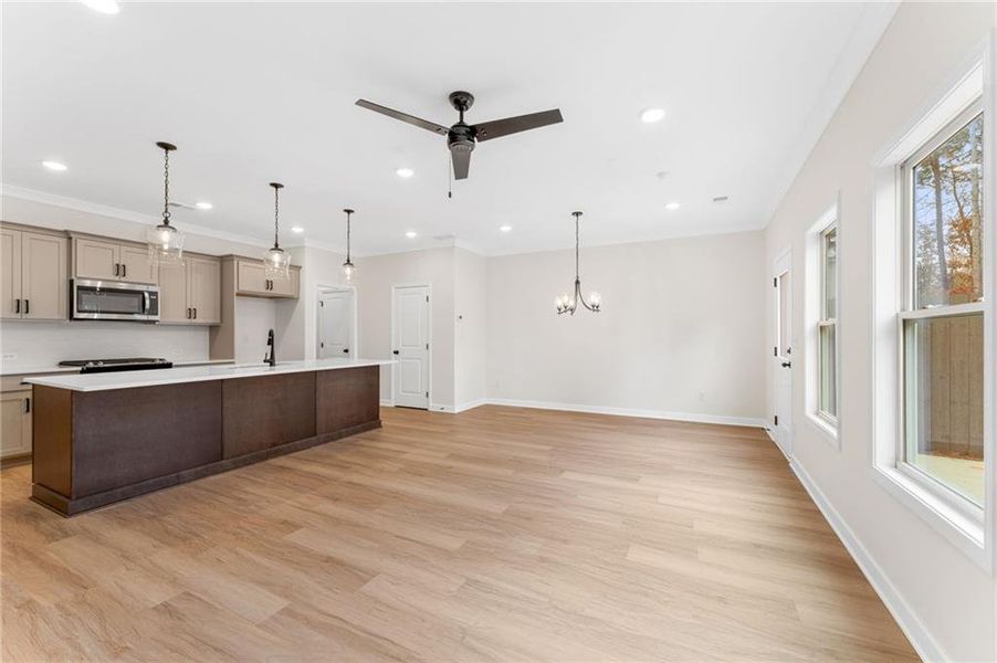 Spacious, unfurnished interior of a new home in Cherokee Township, Acworth (Image 17).