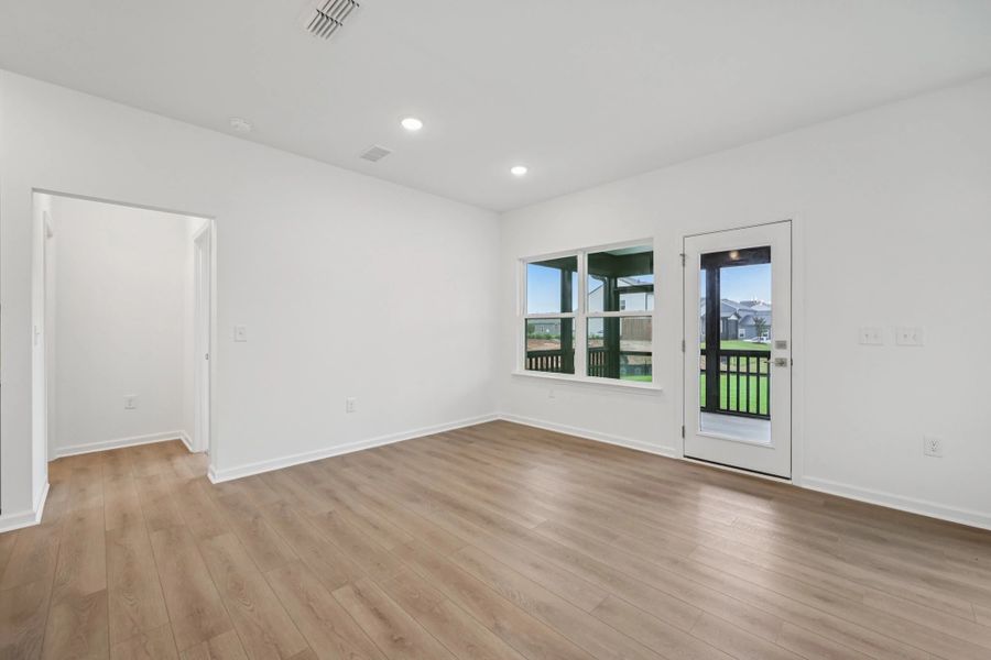 Representative images and renderings are for illustrative purposes. Actual structural options and design finishes of home may vary.