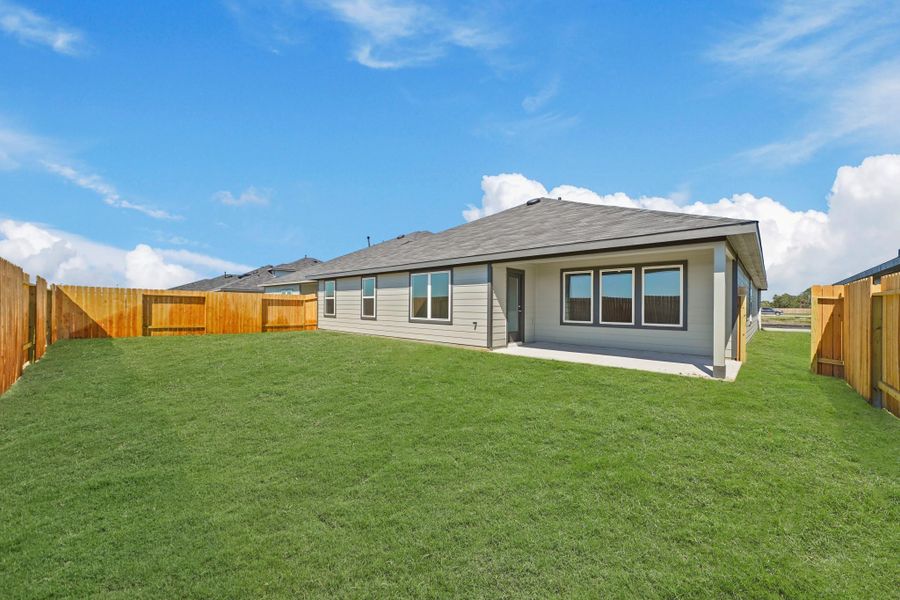 Exterior details and patio area of a home in Medina, Dayton (Image 4).