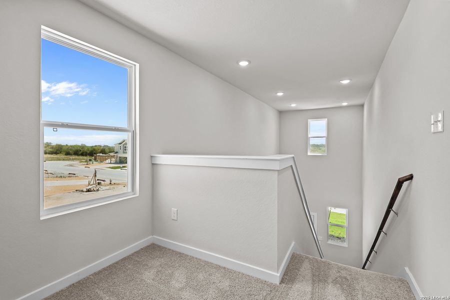 Spacious, unfurnished interior of a new home in Summerlin, San Antonio (Image 17).