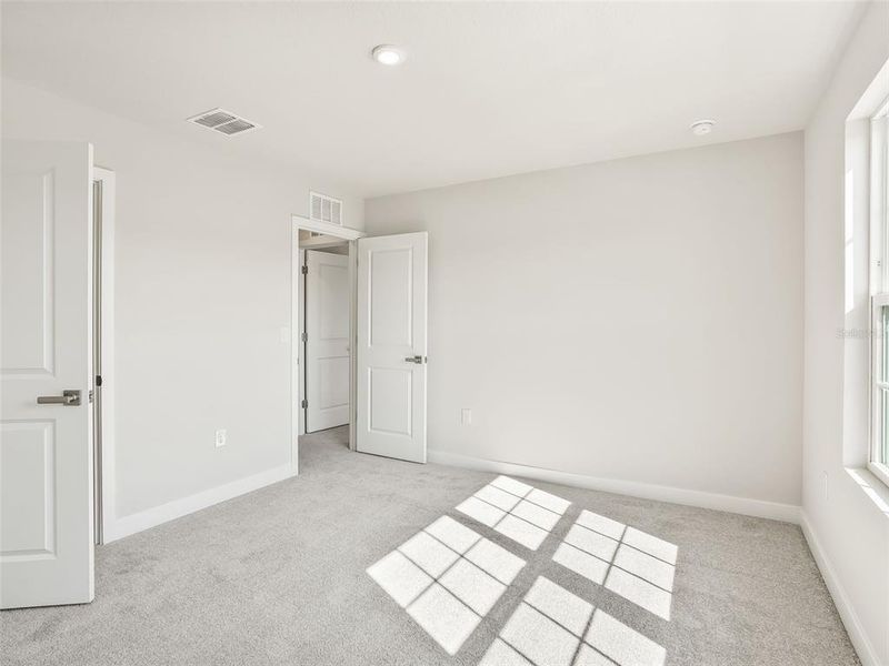 Spacious, unfurnished interior of a new home in , Lady Lake (Image 40).
