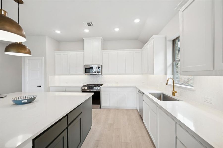 Furnished interior view inside a new home in Creekshaw – Classic, Royse City (Image 5). Furnished interior view inside a new home in Creekshaw – Classic, Royse City (Image 5).