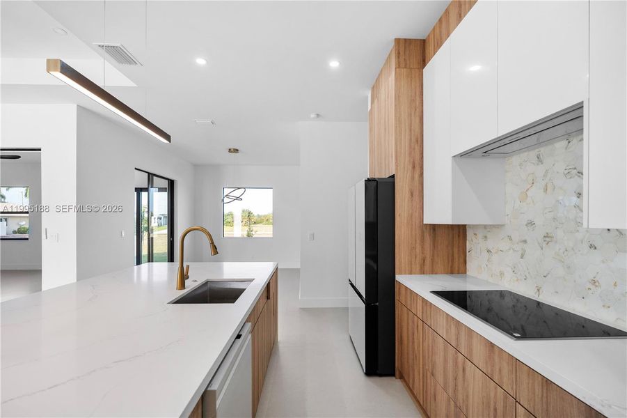 Furnished interior view inside a new home in , Cape Coral (Image 10).