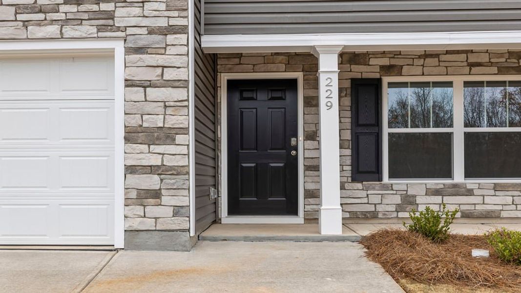 Exterior details and patio area of a home in Cedar Gap, Fountain Inn (Image 2).