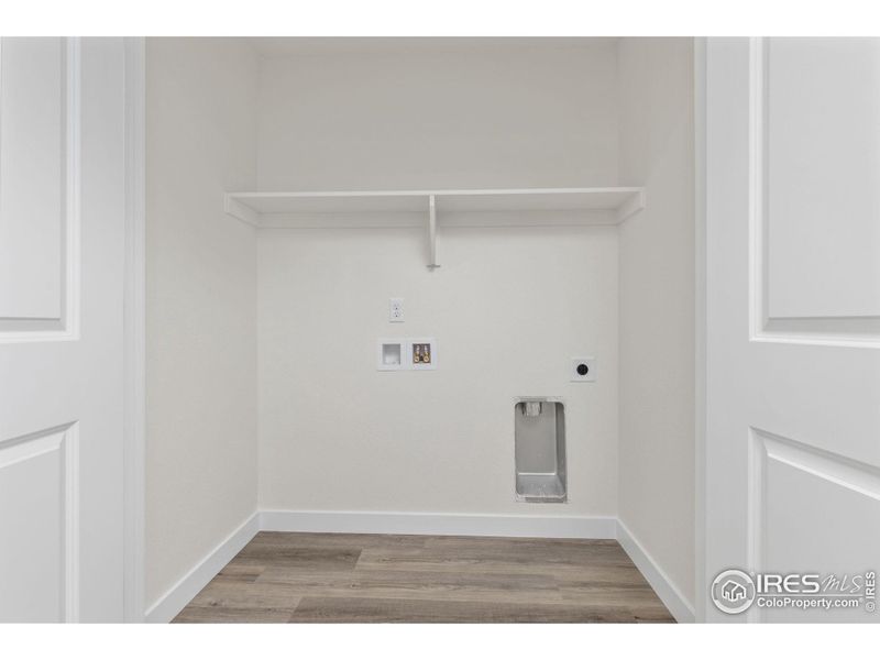 Spacious, unfurnished interior of a new home in Westerly, Erie (Image 10).