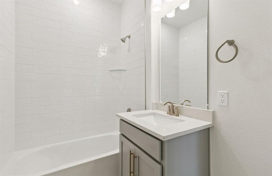 Guest bathroom on the first floor