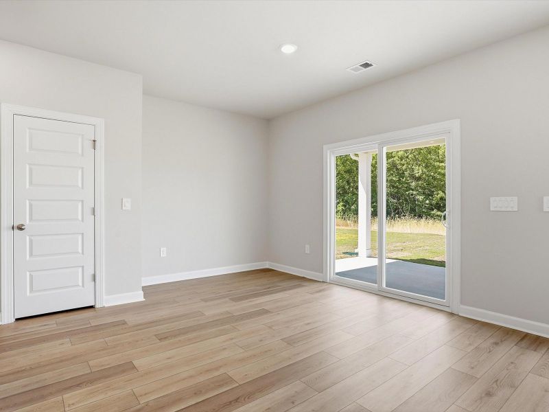 Spacious, unfurnished interior of a new home in Village at White Pine, Pendleton (Image 14). Spacious, unfurnished interior of a new home in Village at White Pine, Pendleton (Image 14).