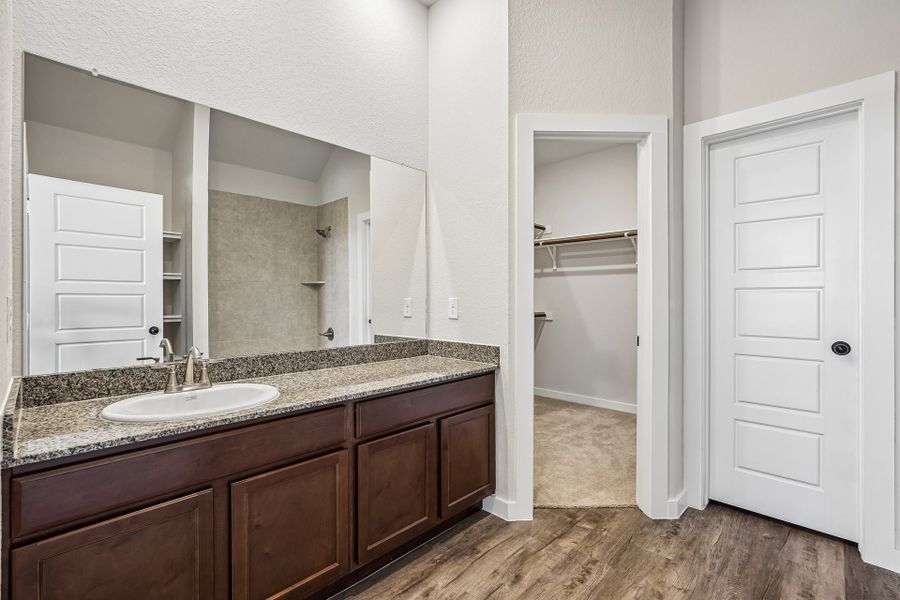 5402 Diane Gardens - Juniper Floorplan - Primary Bathroom 5402 Diane Gardens - Juniper Floorplan - Primary Bathroom