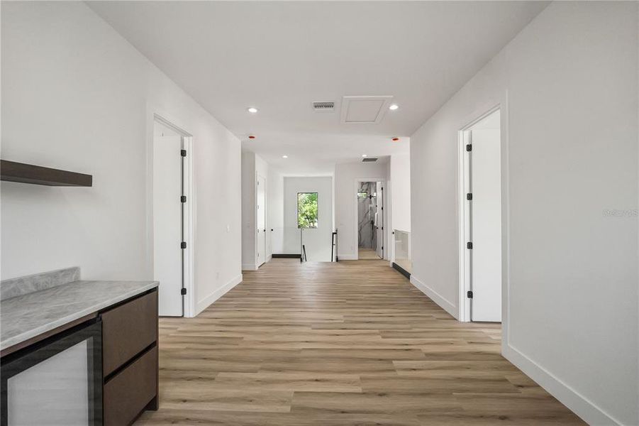 Spacious, unfurnished interior of a new home in , Tampa (Image 34).