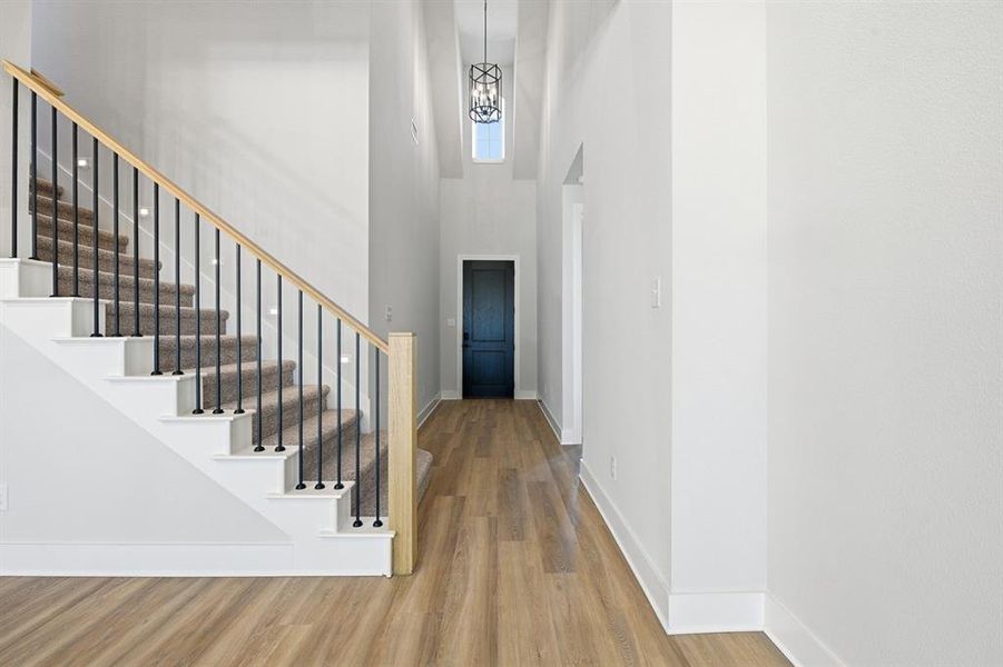 Spacious, unfurnished interior of a new home in Wildridge, Oak Point (Image 18).