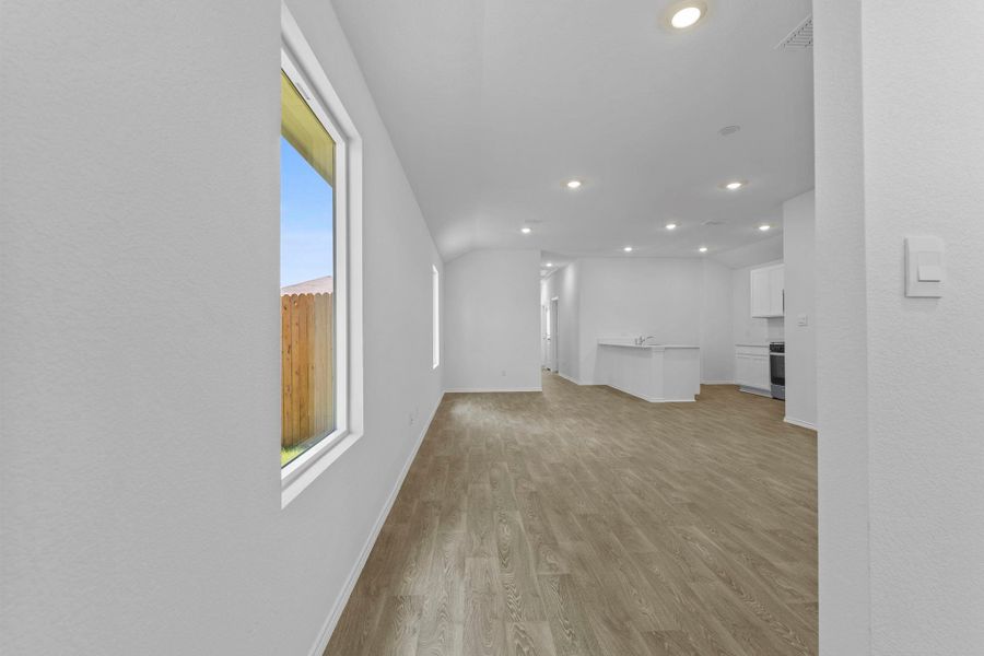 Spacious, unfurnished interior of a new home in Valverde, Bastrop (Image 18).
