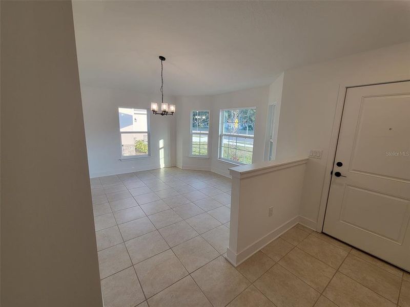 Spacious, unfurnished interior of a new home in Arbor Park, Leesburg (Image 9).