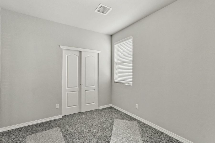 Spacious, unfurnished interior of a new home in Paseos Del Este, Horizon City (Image 18).