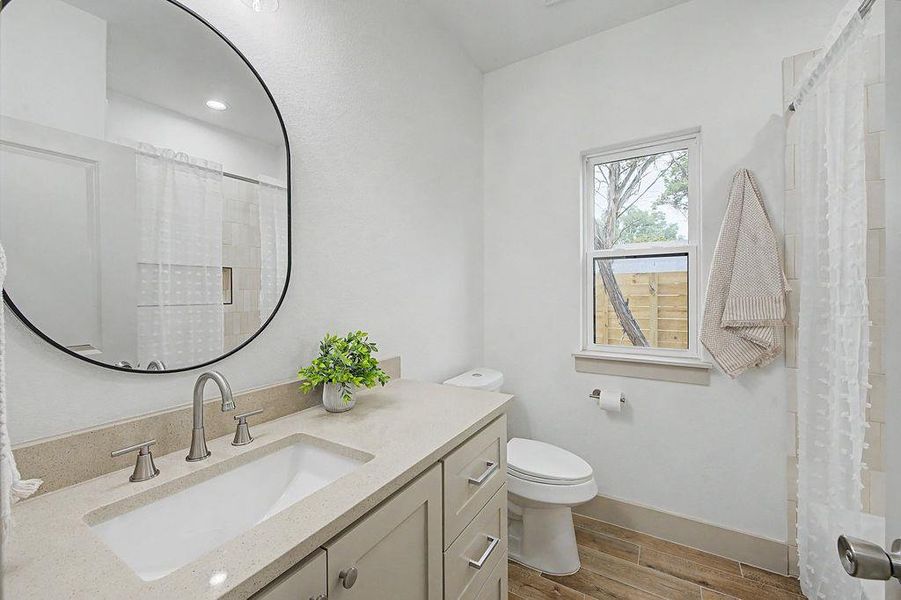 Furnished interior view inside a new home in , Wimberley (Image 30).