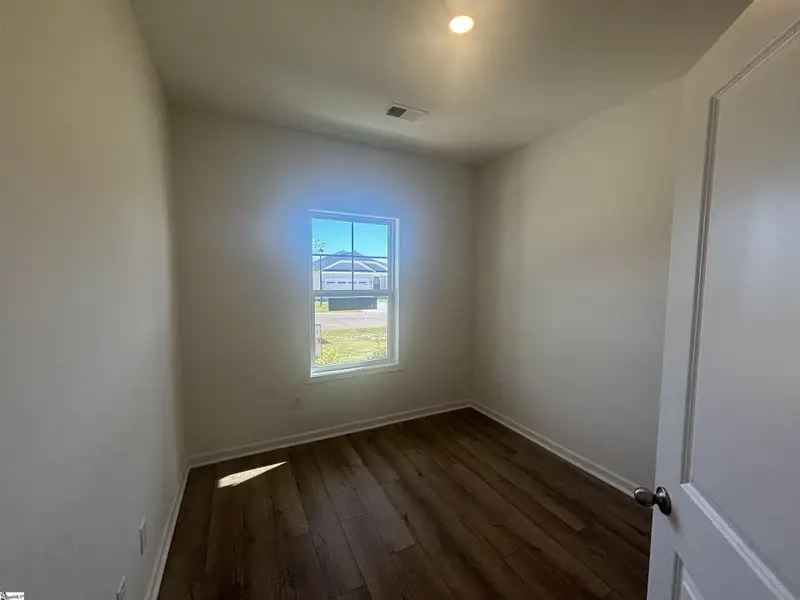 Spacious, unfurnished interior of a new home in Halton Oaks, Spartanburg (Image 10).