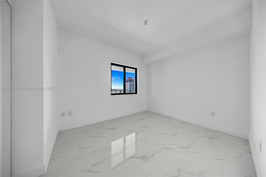 Spacious, unfurnished interior of a new home in , Miami (Image 15).
